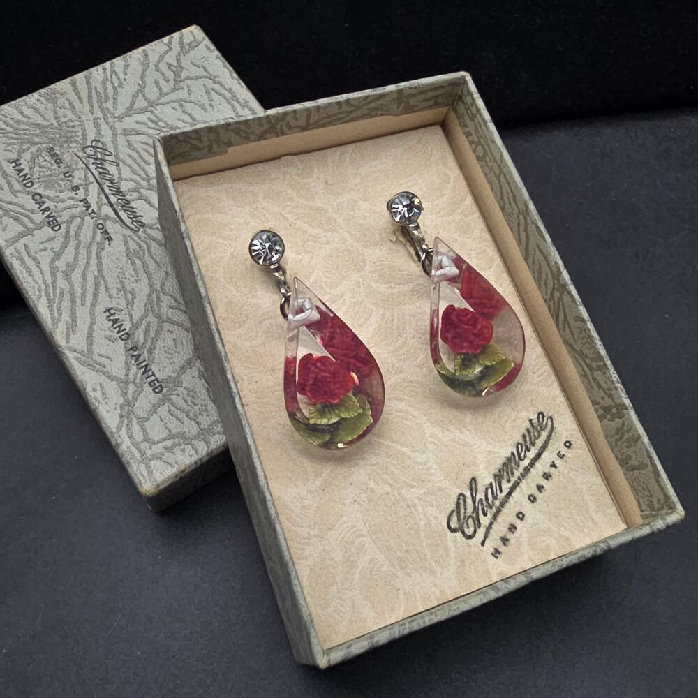 Charmeuse Carved Lucite Rose Flower Earrings Screw Back In Box NOS Vintage